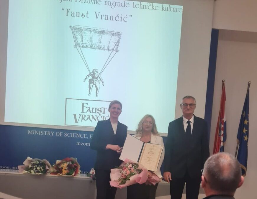 Učiteljica Alenka Šimić je dobitnica državne nagrade Faust Vrančić!