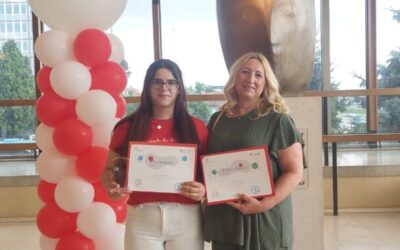 Dobitnica Oskara znanja-učenica Elizabeta Ćuk, mentor Alenka Šimić