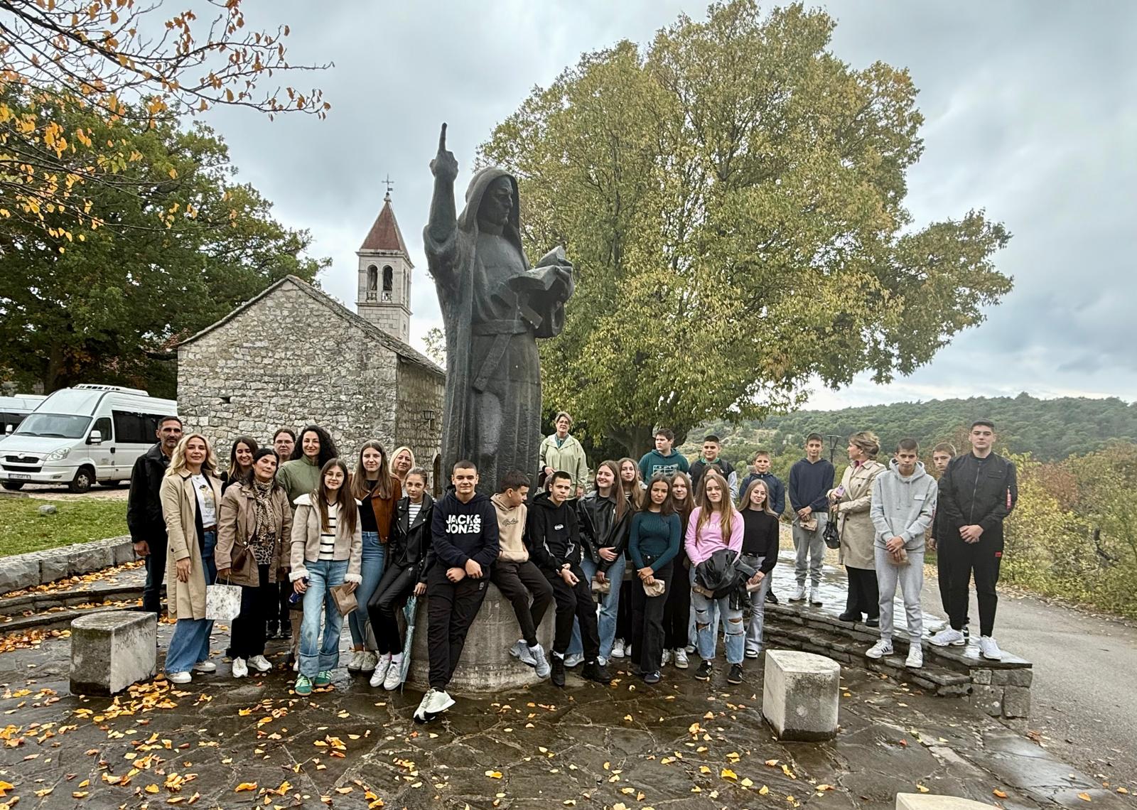 572134de-30a7-4a87-a5a5-65e53fc14131